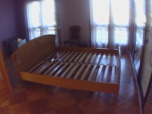 Складання ліжка з ламелями